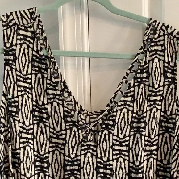 NWOT blouse size 2X from the maker, AVA & VIV - Picture 2 of 4